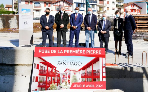 Saint-Jean-de-Luz : pose de la 1ere pierre de la résidence Santiago