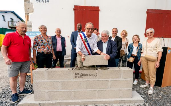 Première pierre Menta Bassussary