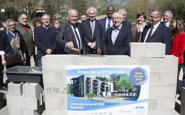EHPAD Harambillet à Bayonne… Première pierre posée !