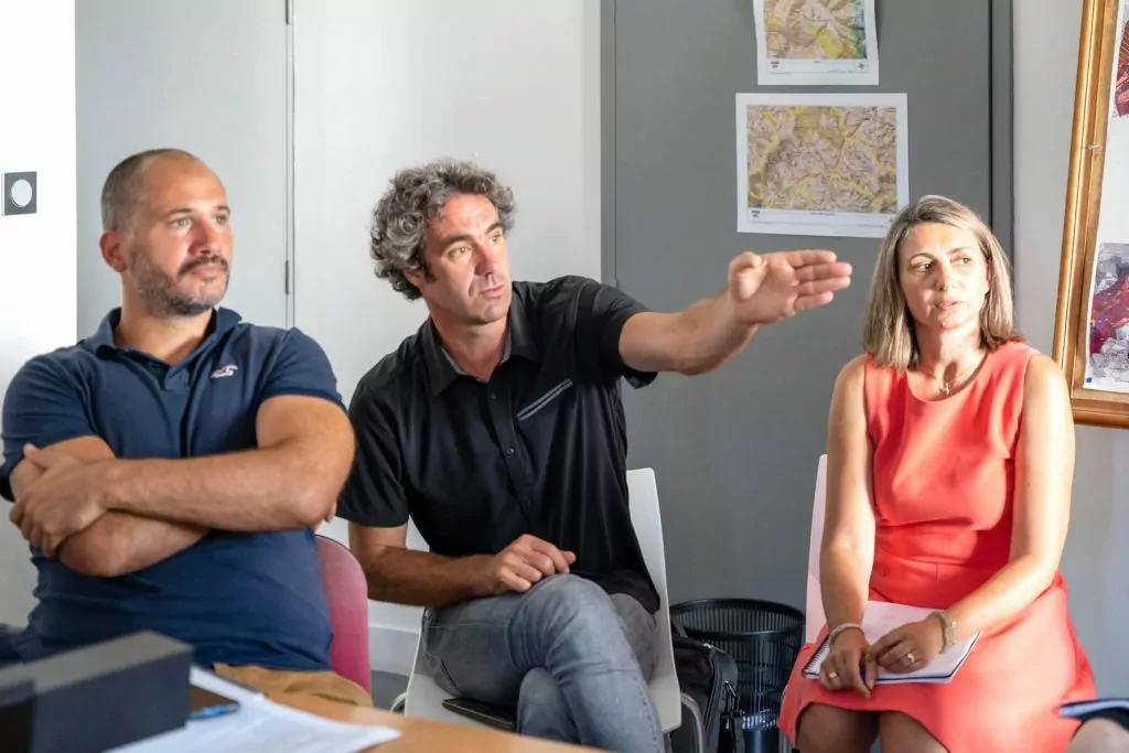 Une visite des équipes d'HSA et des élus à Ostabat